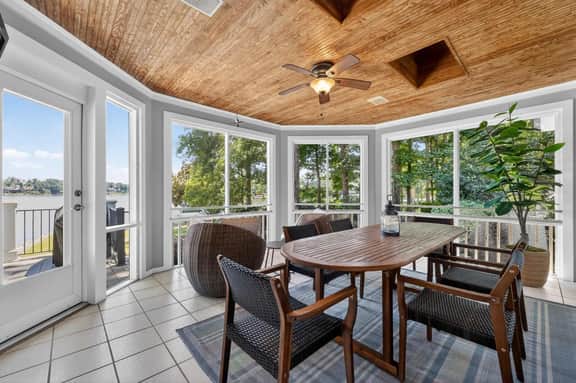 Sandy Cove Cottage
